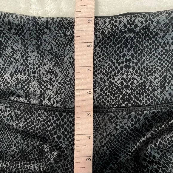 NWOT Victoria’s Secret Knockout Tights Size S Black Snake Foil - Picture 7 of 7